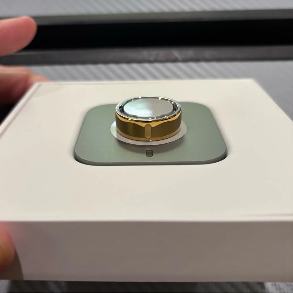 Oura Ring 4 Gold Size 8